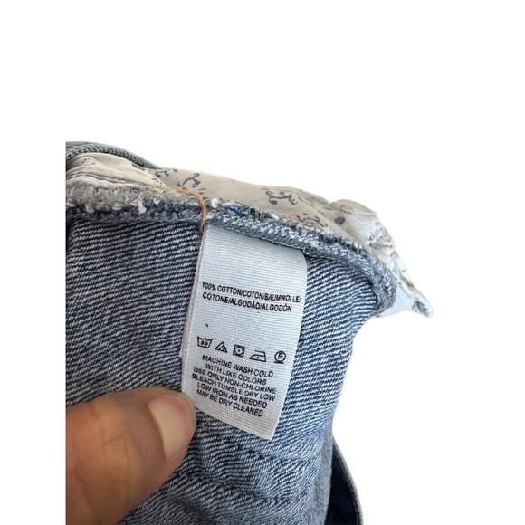 We The Free Jean Shorts Womens Size 29 Blue High Rise Distressed Cut-Off - Picture 5 of 5